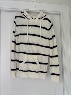 Striped Hooded Knit Sweater - White & Black
